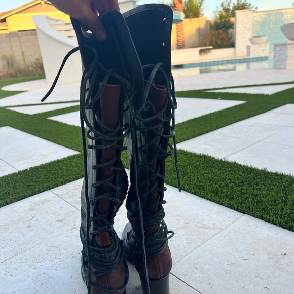 Freebird By Steven Coal Lace Up Boots Leather Grey
Boho Zip Heel Worn Once! - Picture 4 of 8